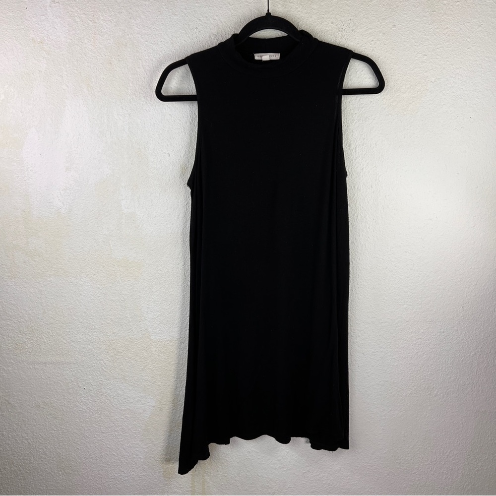 SOCIALITE Black Mock Turtleneck asymmetrical Tunic. sleeveless. 95% Rayon